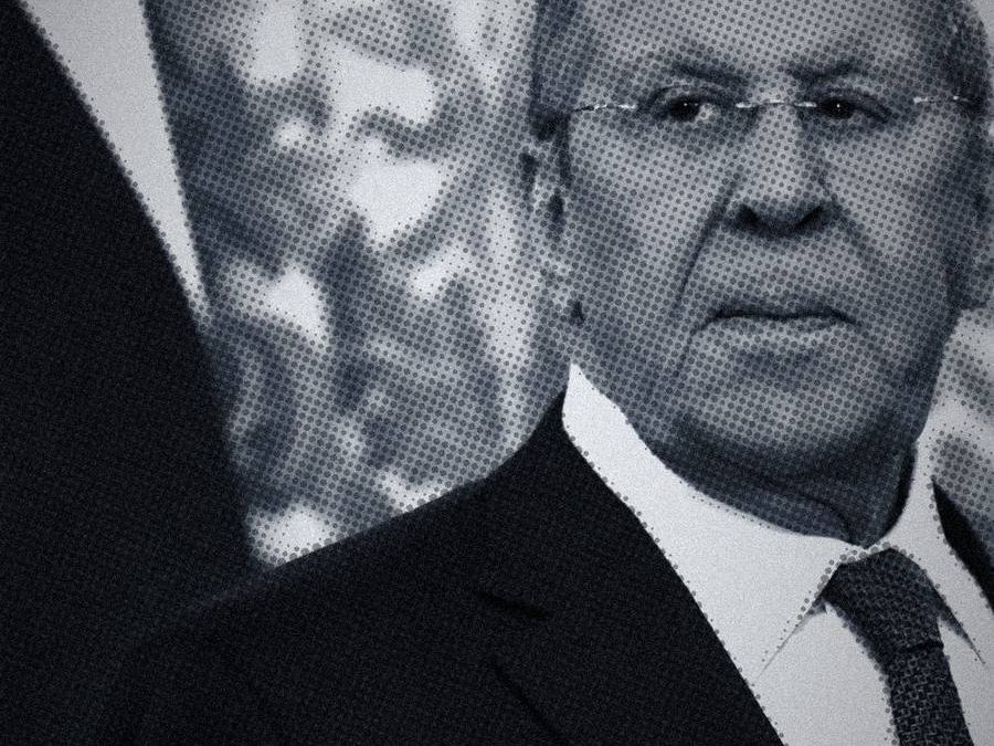Кадр с заседания: камера на зале, крупная типографика на кадре
