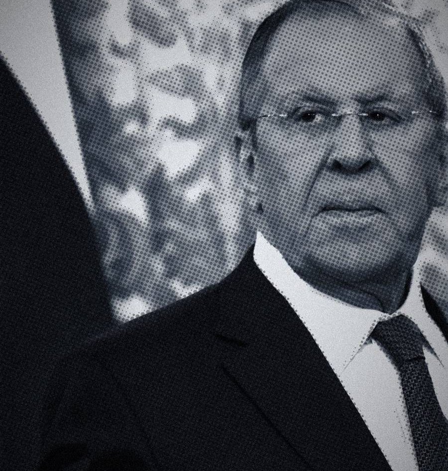 Кадр с заседания: камера на зале, крупная типографика на кадре
